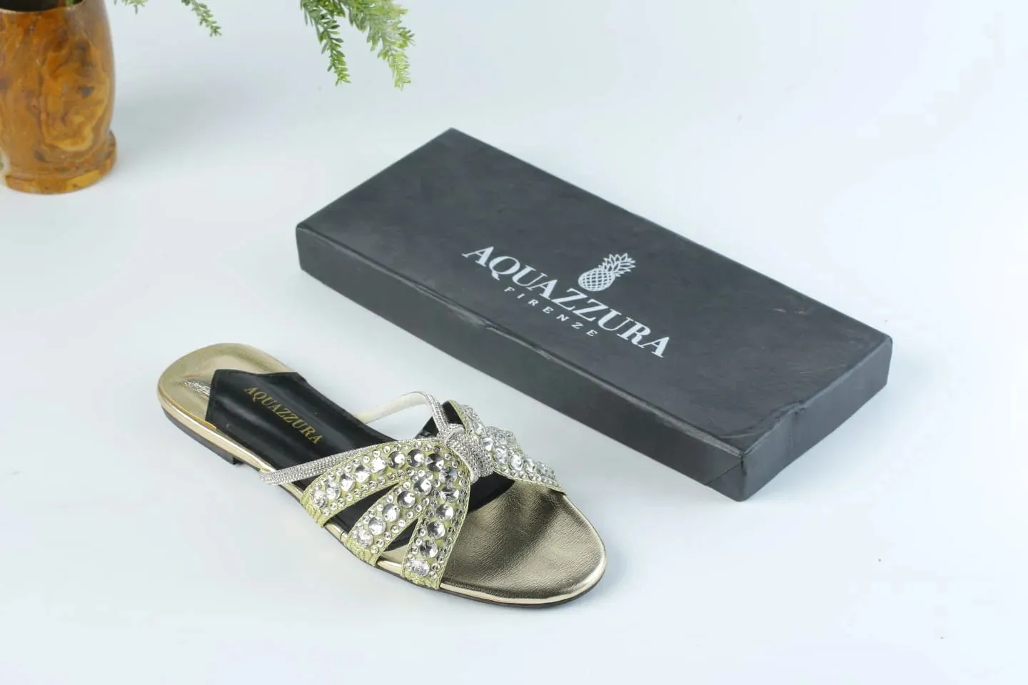 AQUAZZURA EMBROIDERED RHINESTONE FLAT SANDALS - GOLDEN