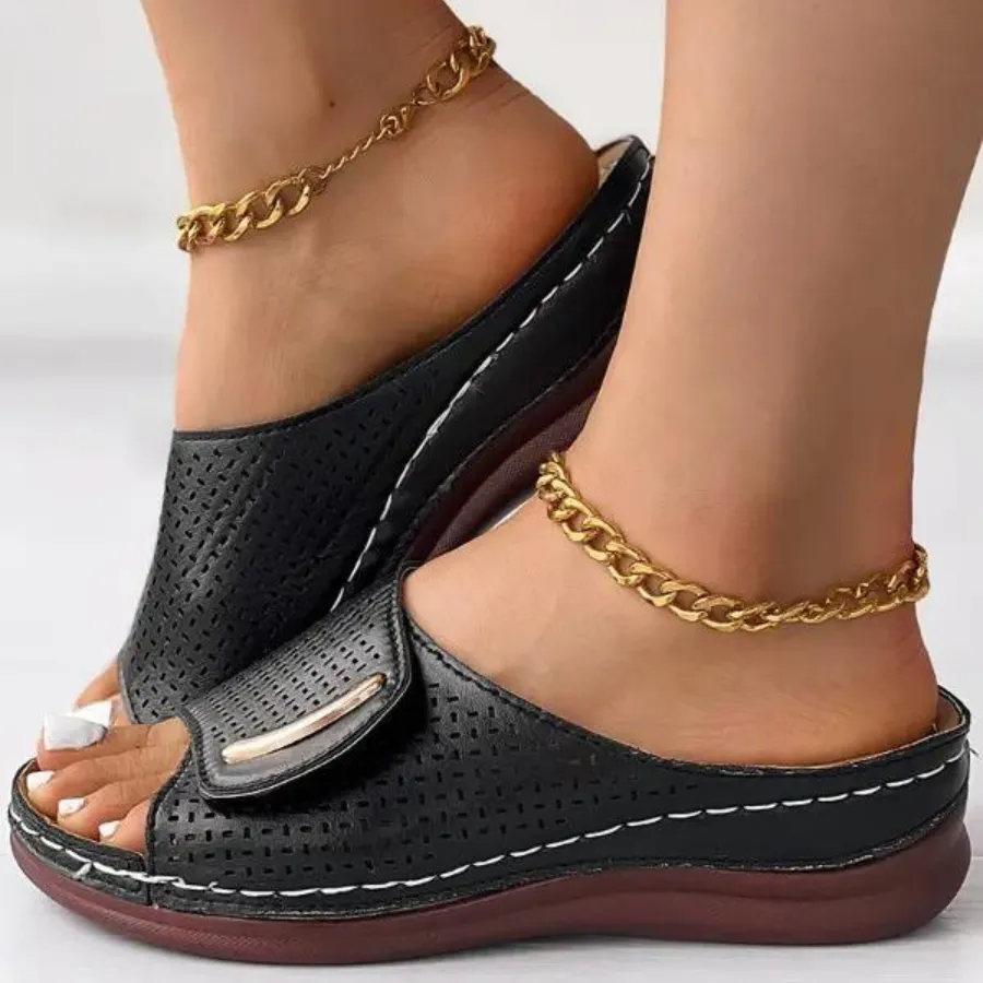 Casual and lightweight orthopedic Slides