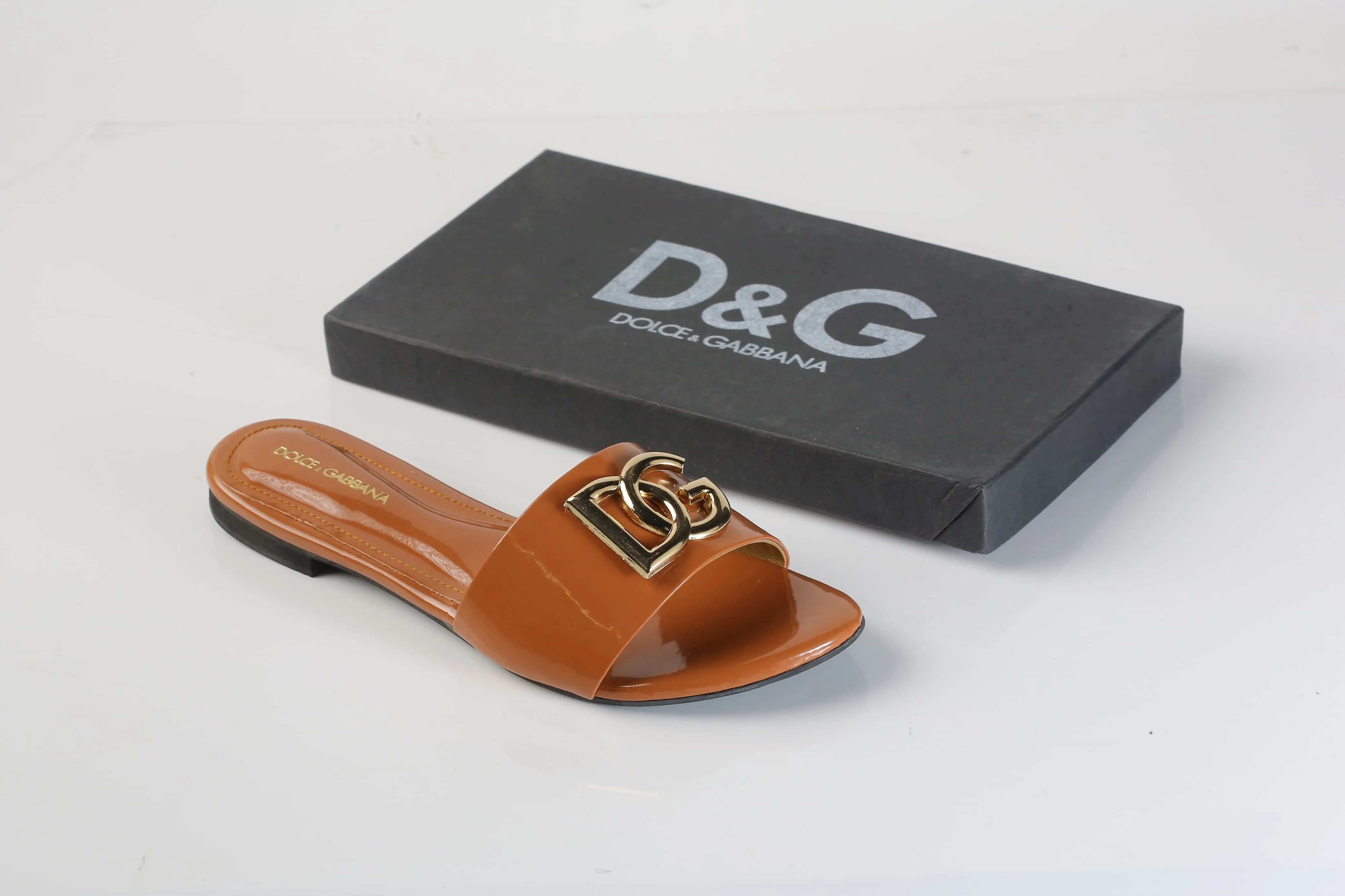 DOLCE & GABBANA SLIDE SANDALS - BROWN
