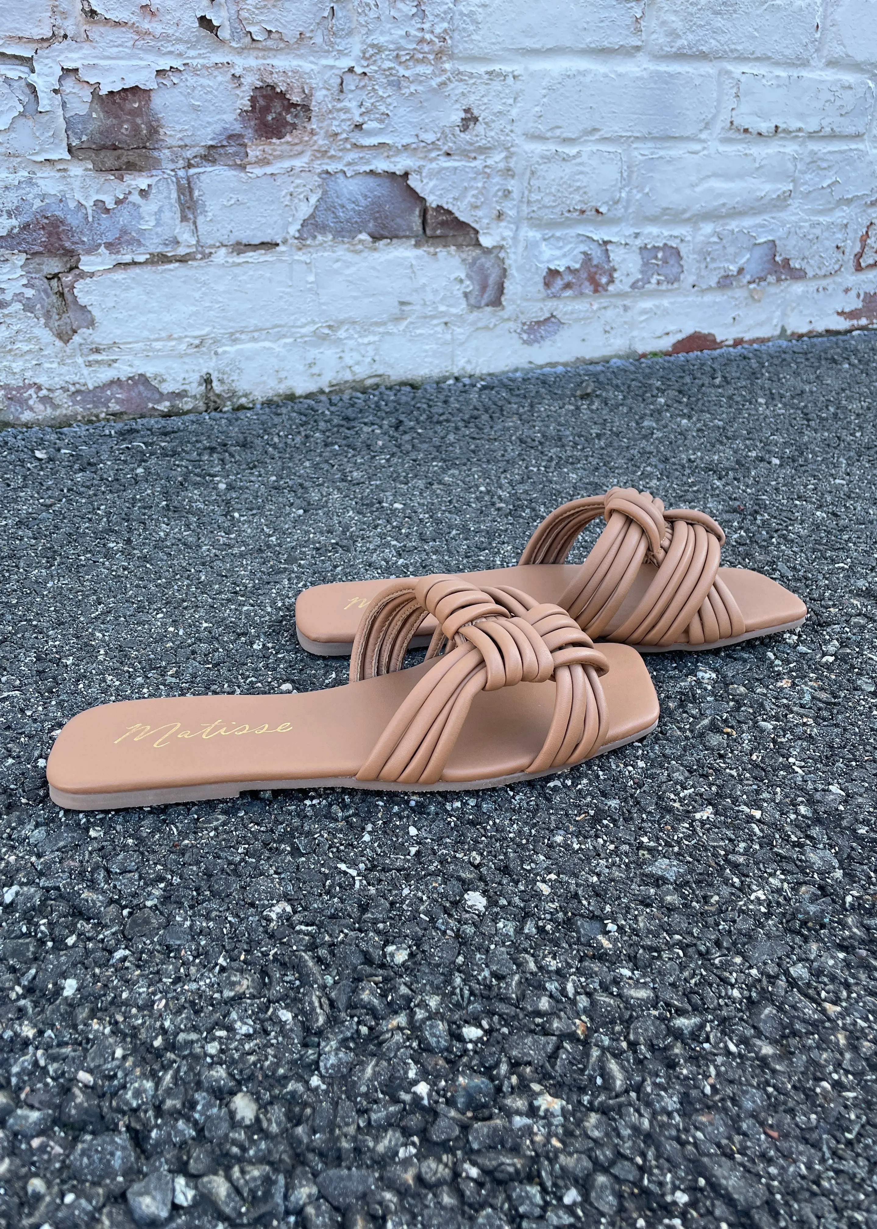knot square toe sandal