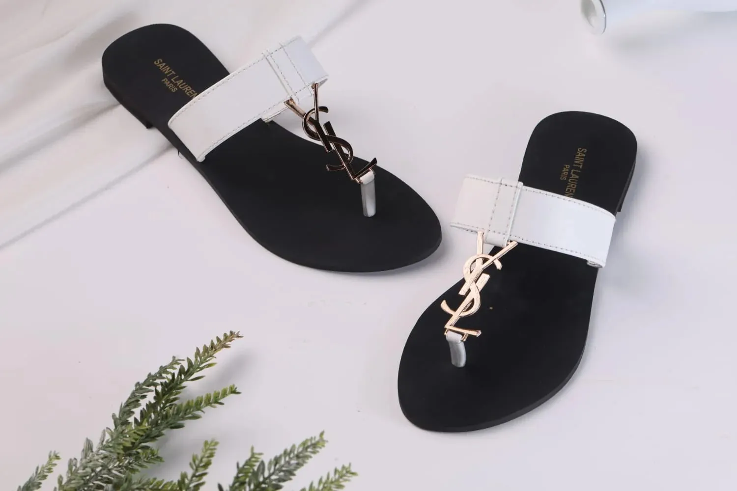 SAINT LAURENT CASSANDRA SLIPPER - WHITE