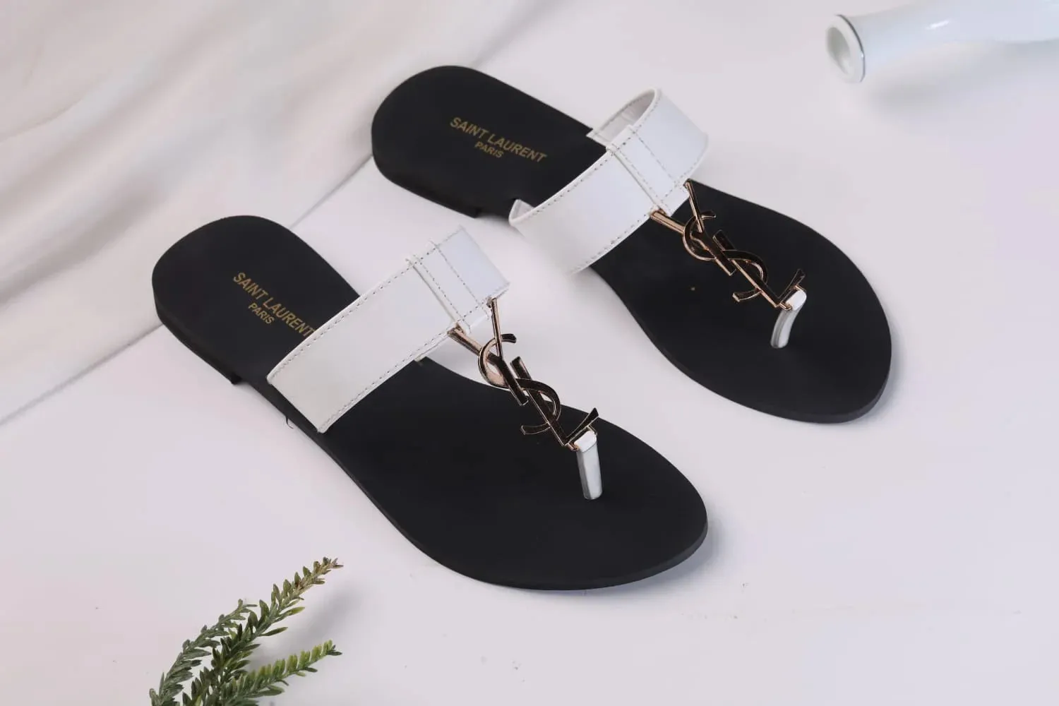 SAINT LAURENT CASSANDRA SLIPPER - WHITE