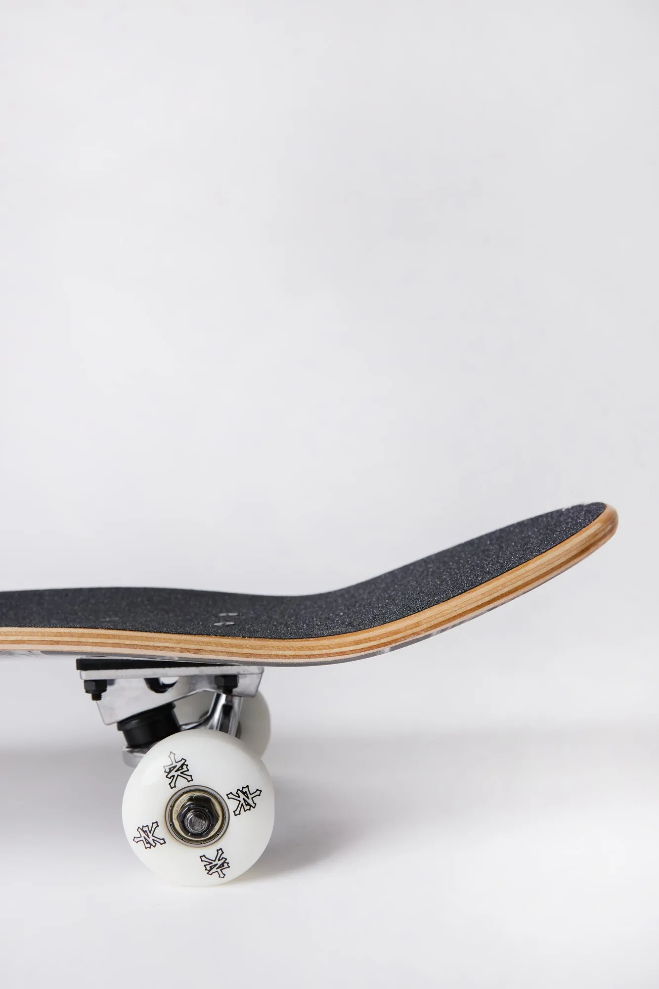 Zoo York Graffiti Smoke Skateboard 7.75"